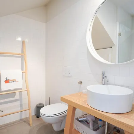 Charming Design House In With Garden - 41 * Montijo