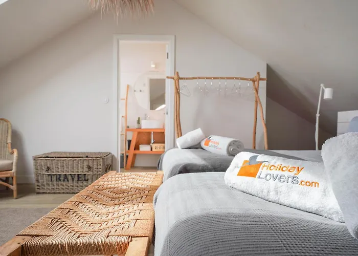 Charming Design House In With Garden - 41 * 蒙蒂茹